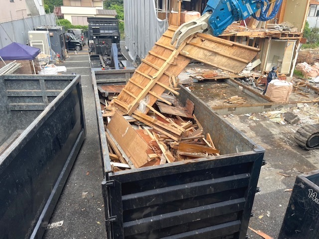 株式会社中村建工　木造建物解体工事